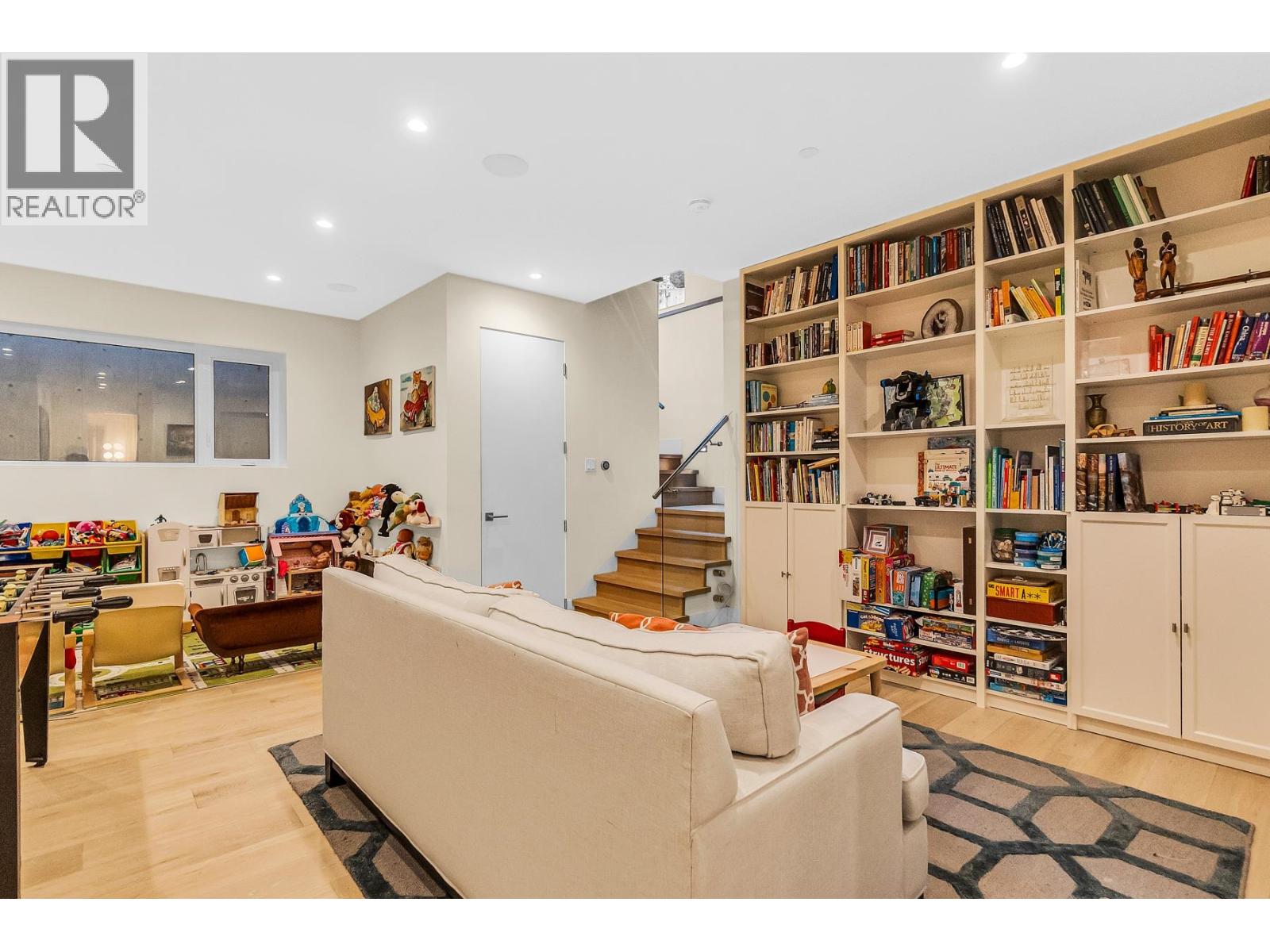 5141 Sarita Avenue, North Vancouver, British Columbia V7R 2M4 - Photo 39 - R3065474