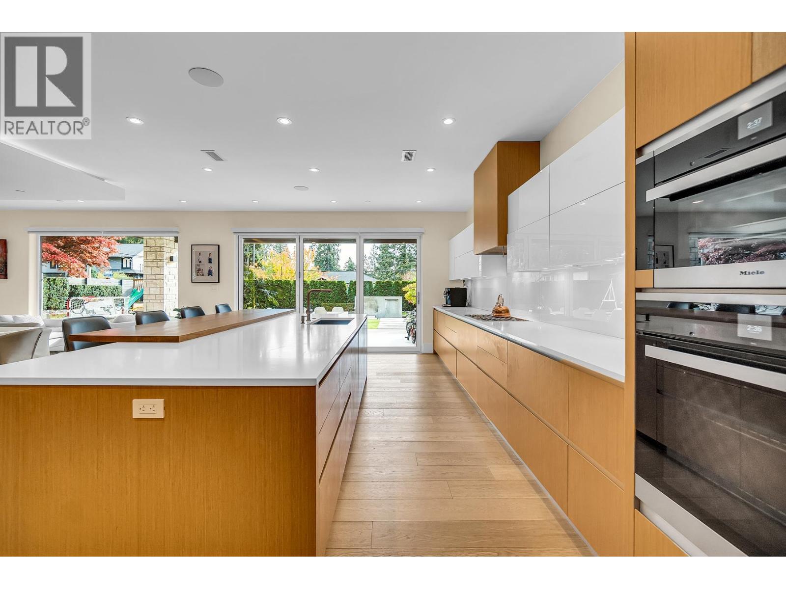 5141 Sarita Avenue, North Vancouver, British Columbia V7R 2M4 - Photo 7 - R3065474