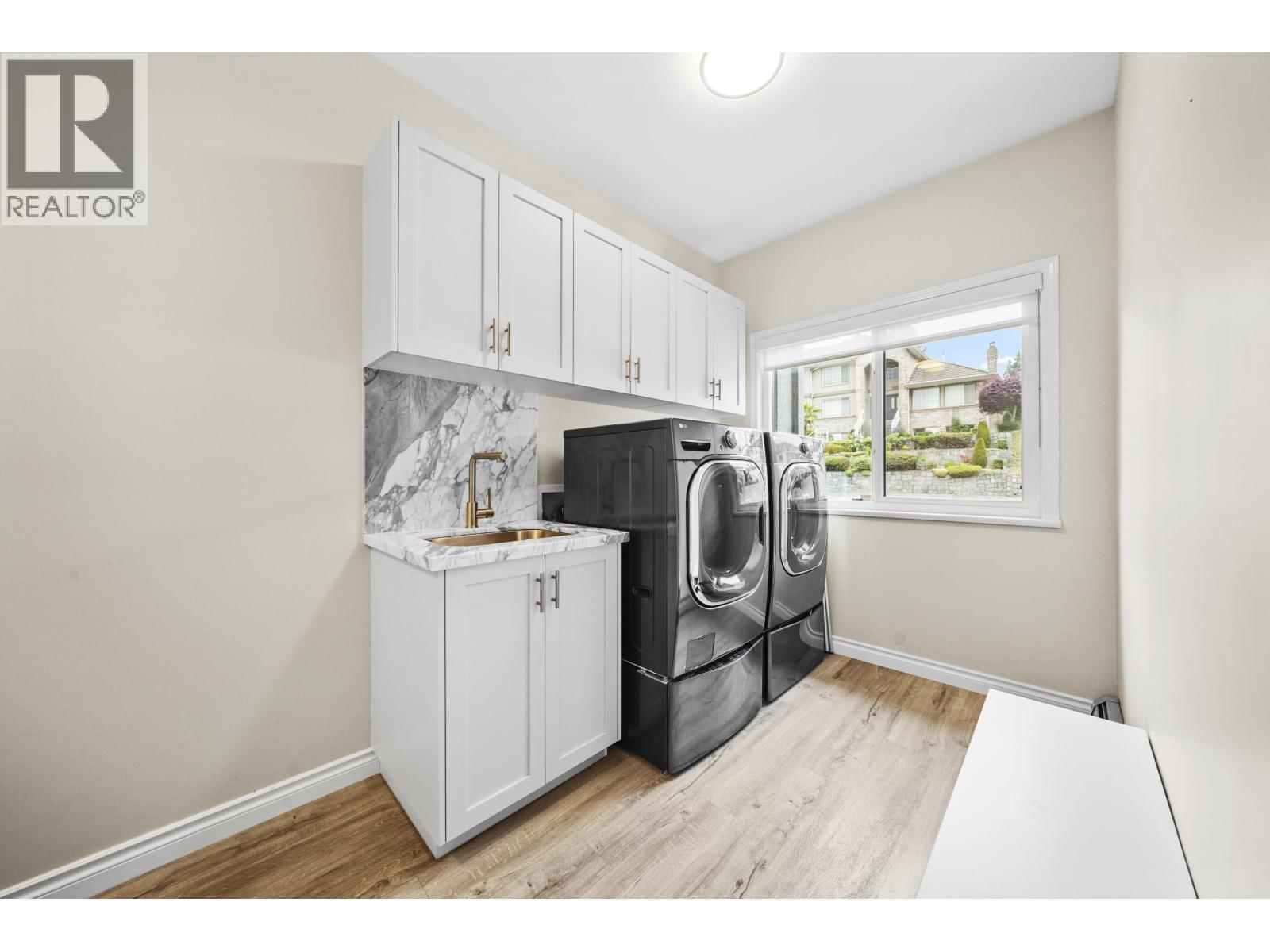 2288 Leclair Drive, Coquitlam, British Columbia V3K 6P5 - Photo 12 - R3065478