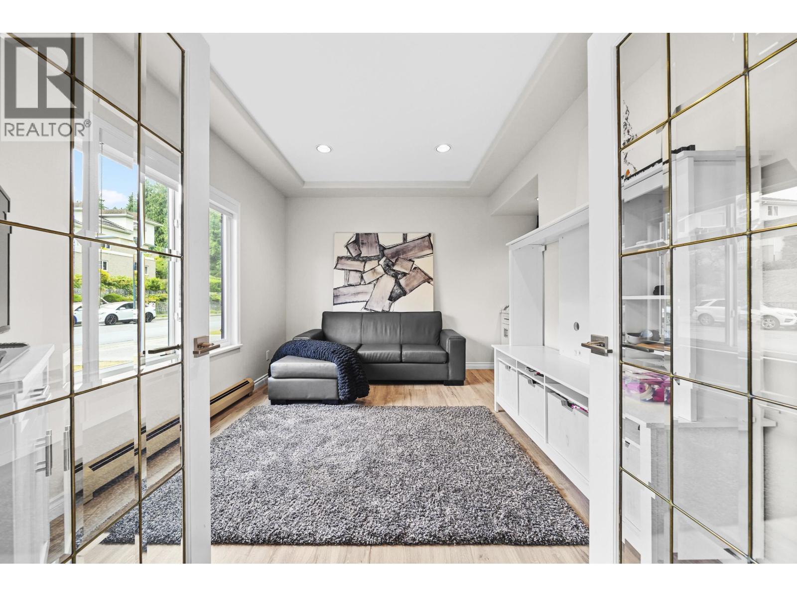 2288 Leclair Drive, Coquitlam, British Columbia V3K 6P5 - Photo 4 - R3065478