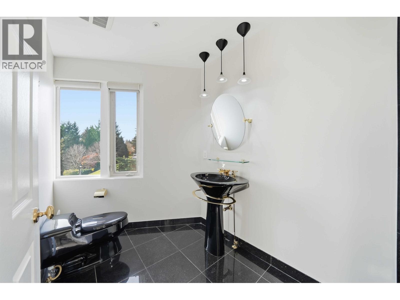 2639 Finch Hill, Vancouver, British Columbia  V7S 3H1 - Photo 11 - R3065464