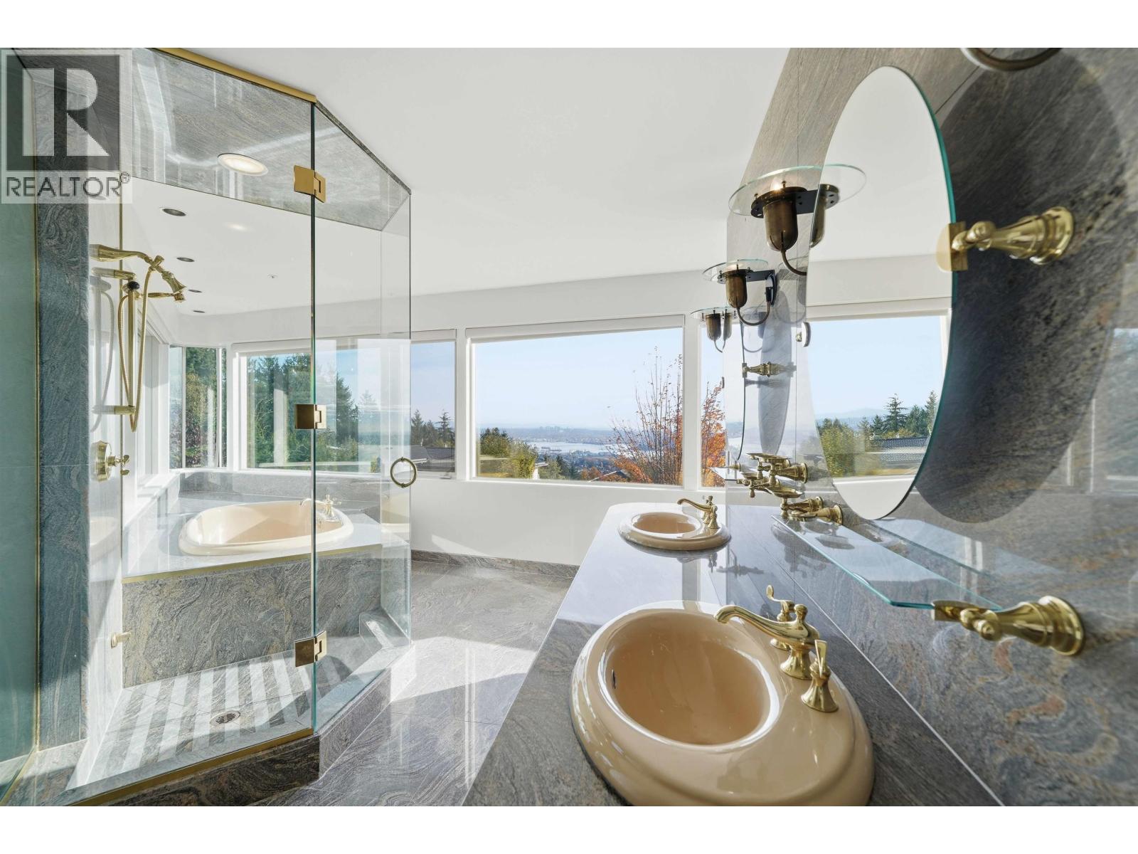 2639 Finch Hill, Vancouver, British Columbia  V7S 3H1 - Photo 14 - R3065464