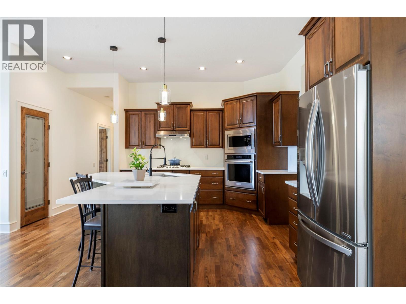 1036 Arbor View Drive, Kelowna, British Columbia V1W 5A1 - Photo 11 - 10362362