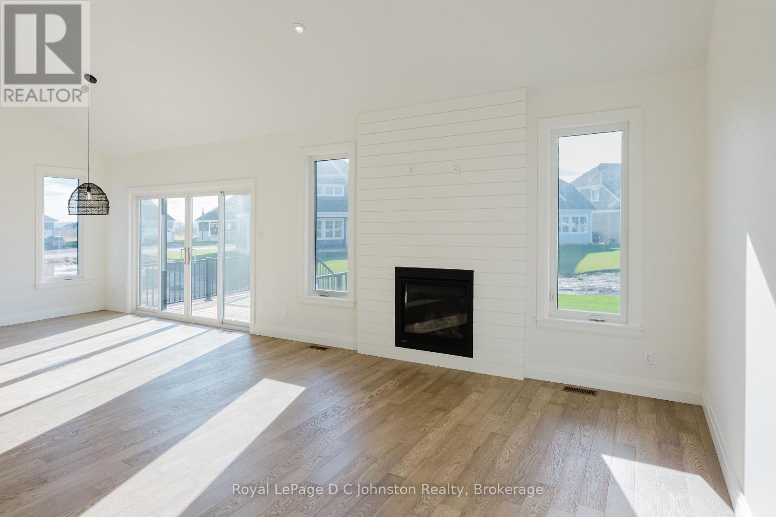 546 Algonquin Trail, Georgian Bluffs, Ontario  N0H 1S0 - Photo 17 - X12518384