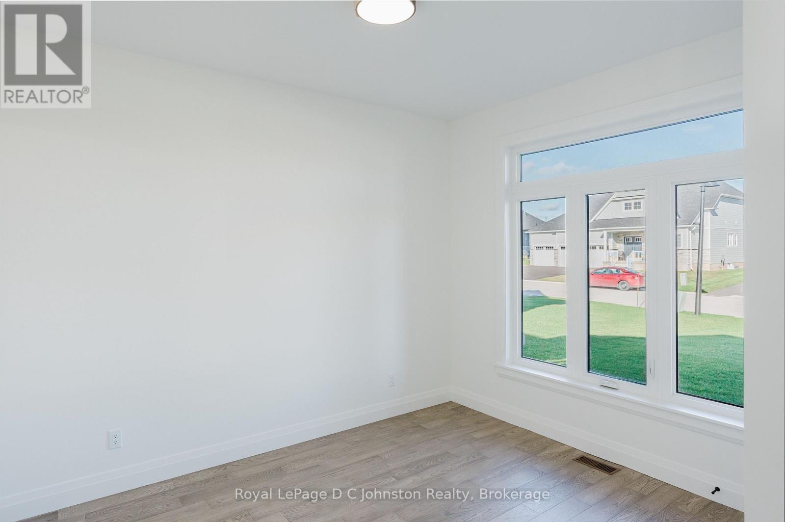 546 Algonquin Trail, Georgian Bluffs, Ontario  N0H 1S0 - Photo 18 - X12518384