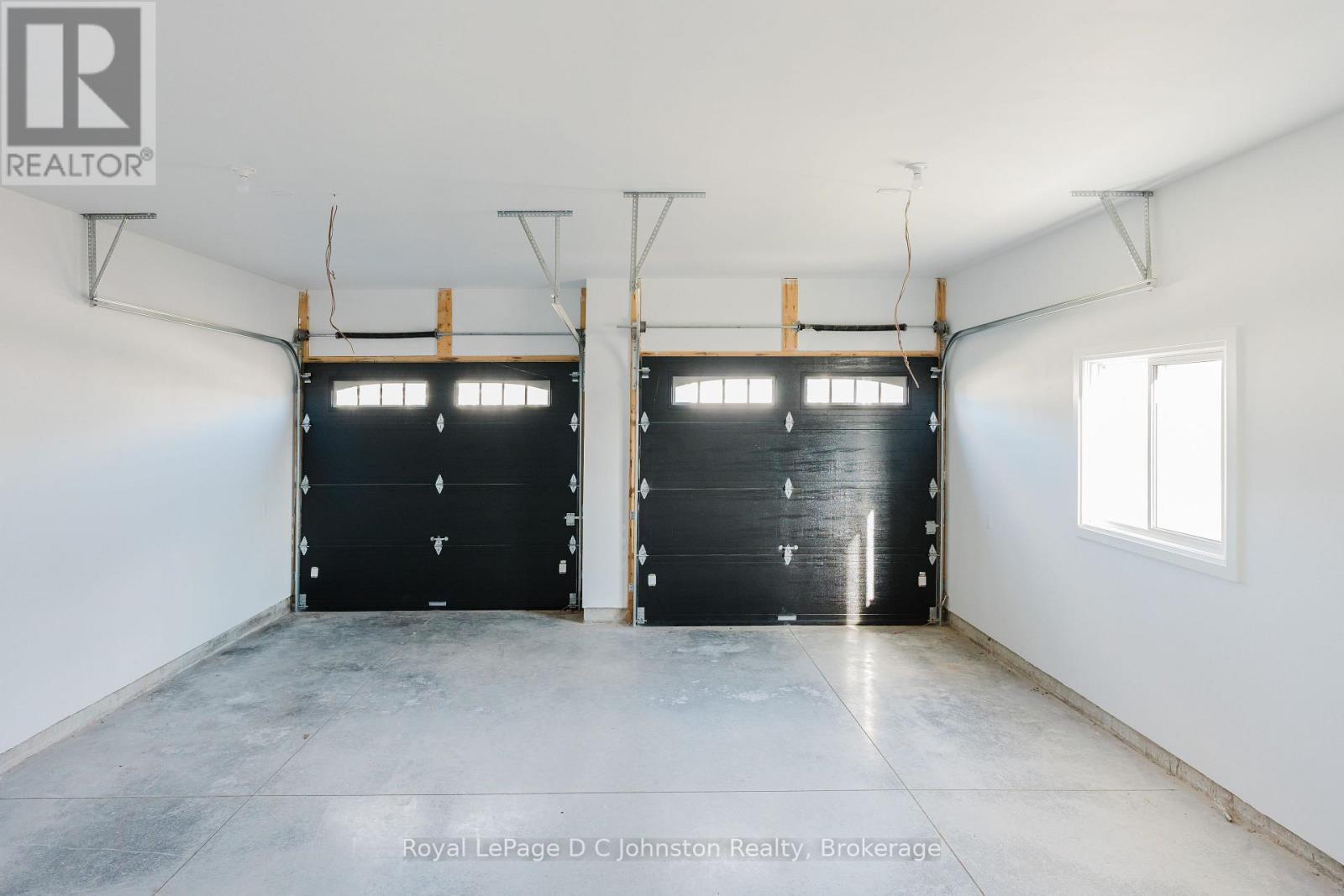 546 Algonquin Trail, Georgian Bluffs, Ontario  N0H 1S0 - Photo 24 - X12518384