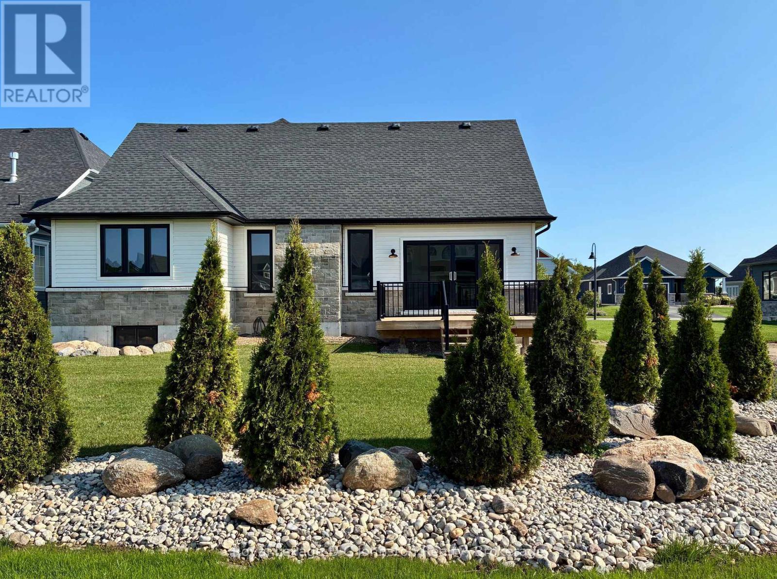 546 Algonquin Trail, Georgian Bluffs, Ontario  N0H 1S0 - Photo 3 - X12518384