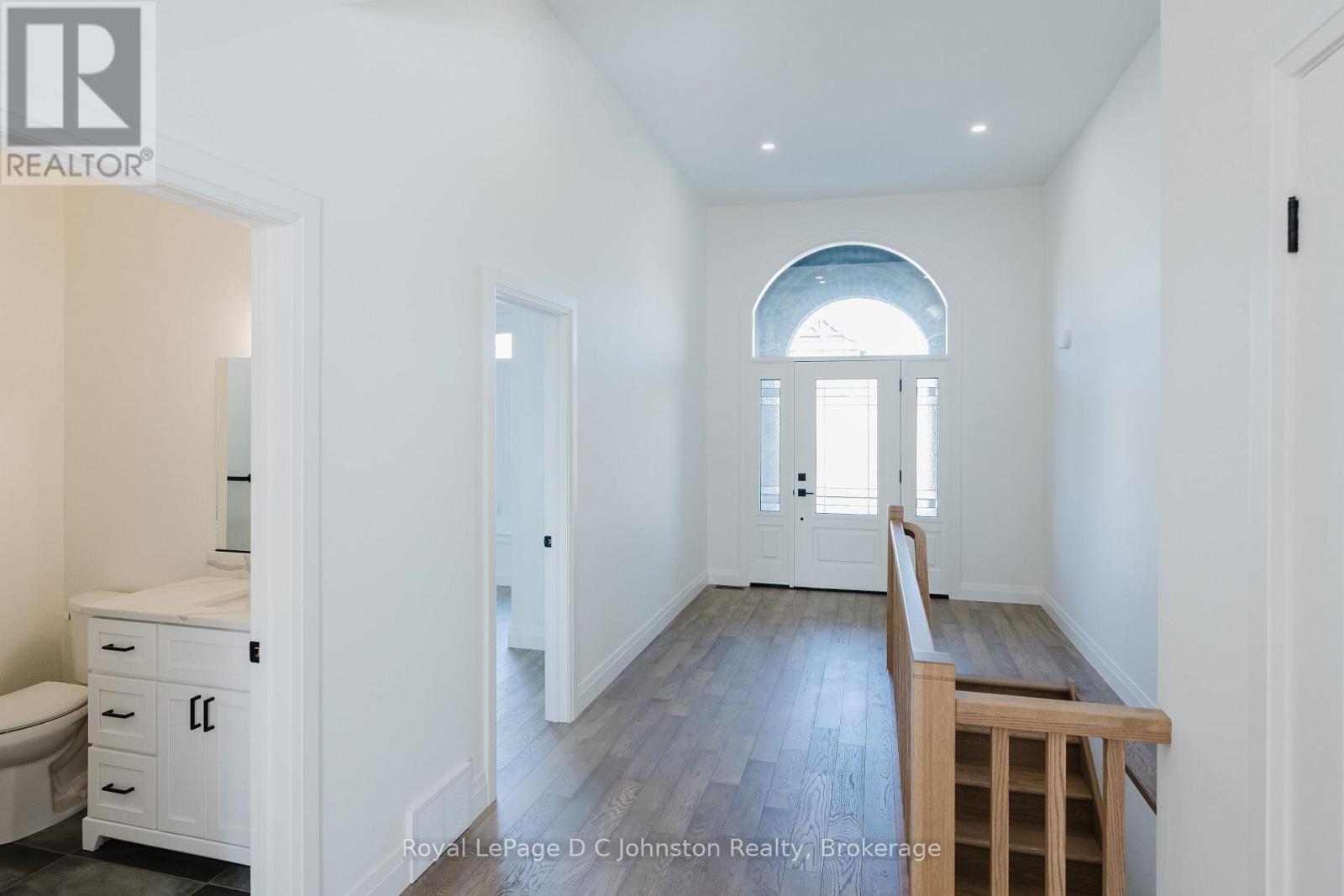 546 Algonquin Trail, Georgian Bluffs, Ontario  N0H 1S0 - Photo 7 - X12518384