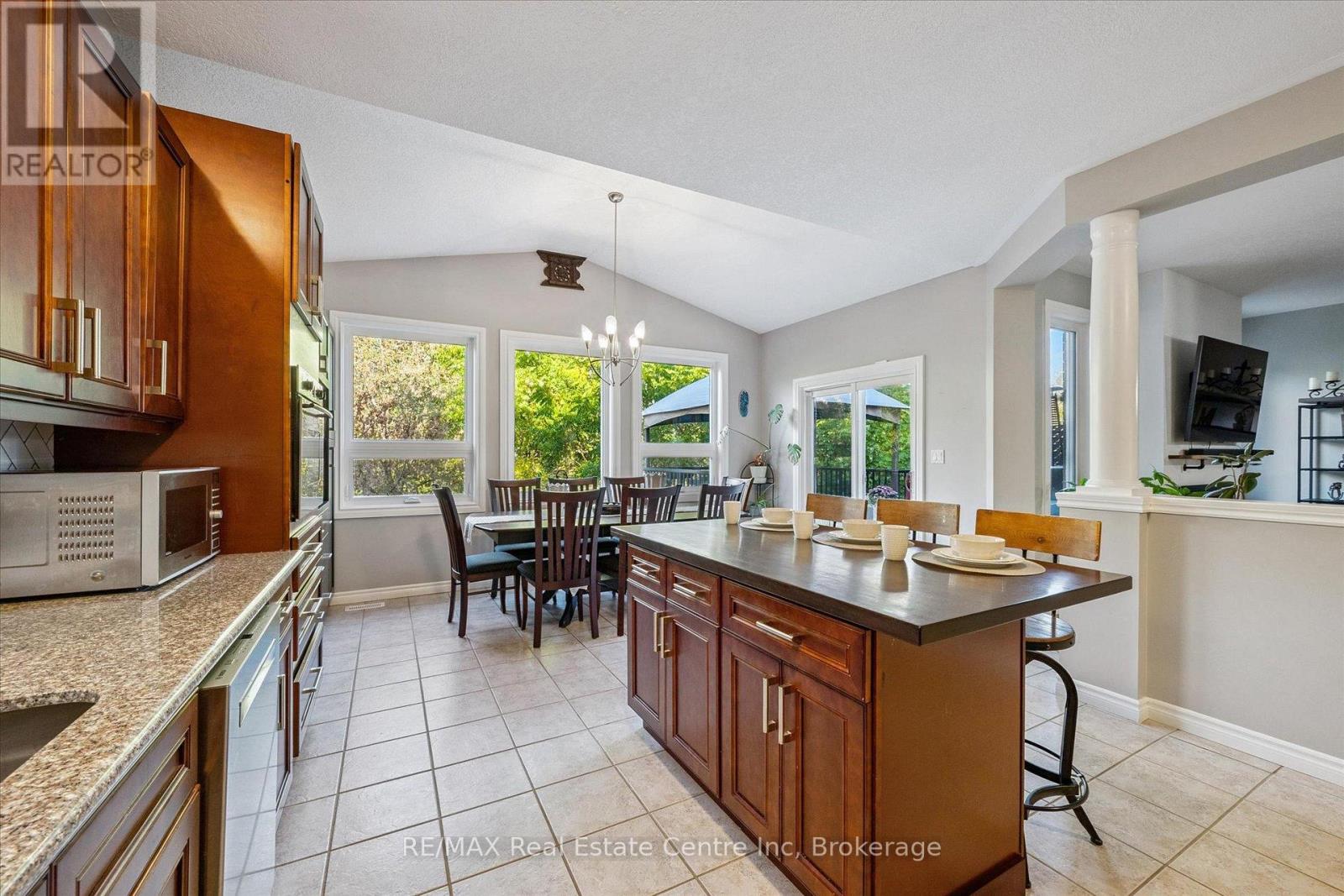 244 Carrington Drive, Guelph, Ontario  N1G 5K2 - Photo 8 - X12518388