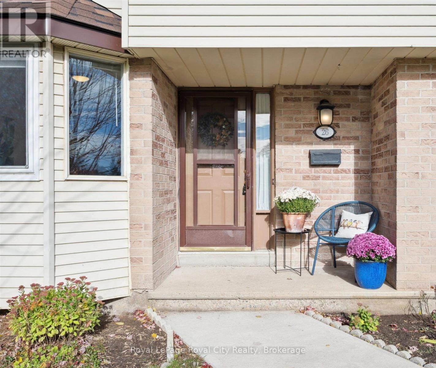 26 - 40 Silvercreek Parkway N, Guelph, Ontario  N1H 7X5 - Photo 1 - X12518424