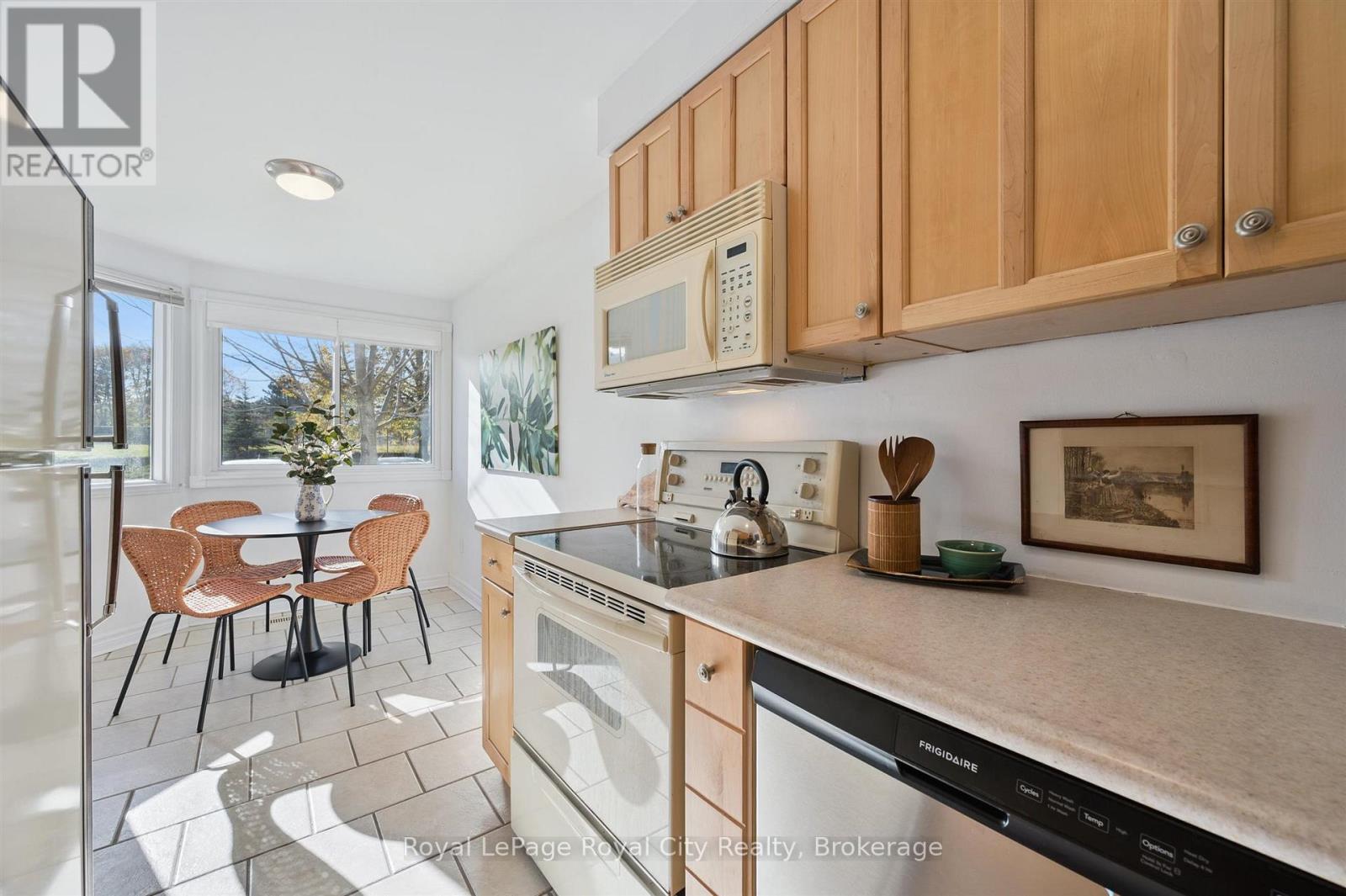 26 - 40 Silvercreek Parkway N, Guelph, Ontario  N1H 7X5 - Photo 12 - X12518424