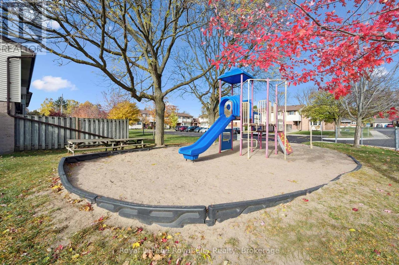 26 - 40 Silvercreek Parkway N, Guelph, Ontario  N1H 7X5 - Photo 38 - X12518424