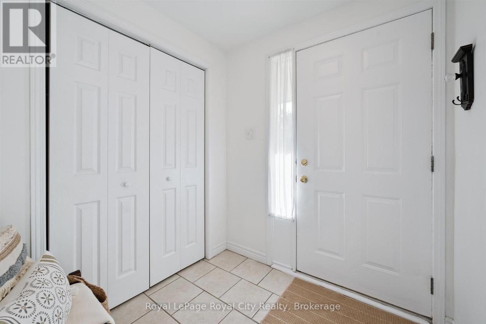26 - 40 Silvercreek Parkway N, Guelph, Ontario  N1H 7X5 - Photo 4 - X12518424