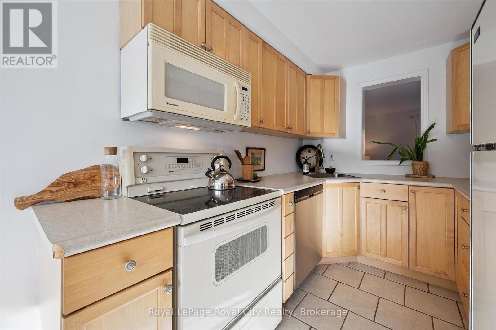 26 - 40 Silvercreek Parkway N, Guelph, Ontario  N1H 7X5 - Photo 9 - X12518424