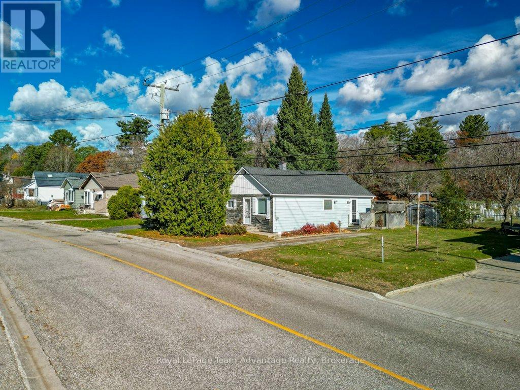 9 Hillcrest Avenue, Parry Sound, Ontario  P2A 1L5 - Photo 31 - X12518426