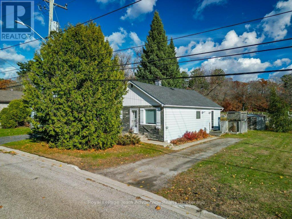 9 Hillcrest Avenue, Parry Sound, Ontario  P2A 1L5 - Photo 32 - X12518426