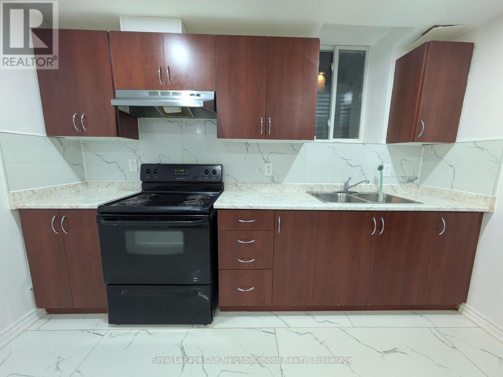 Basement - 18 Dillon Drive, Brampton, Ontario L6X 0E4 - Photo 7 - W12475961