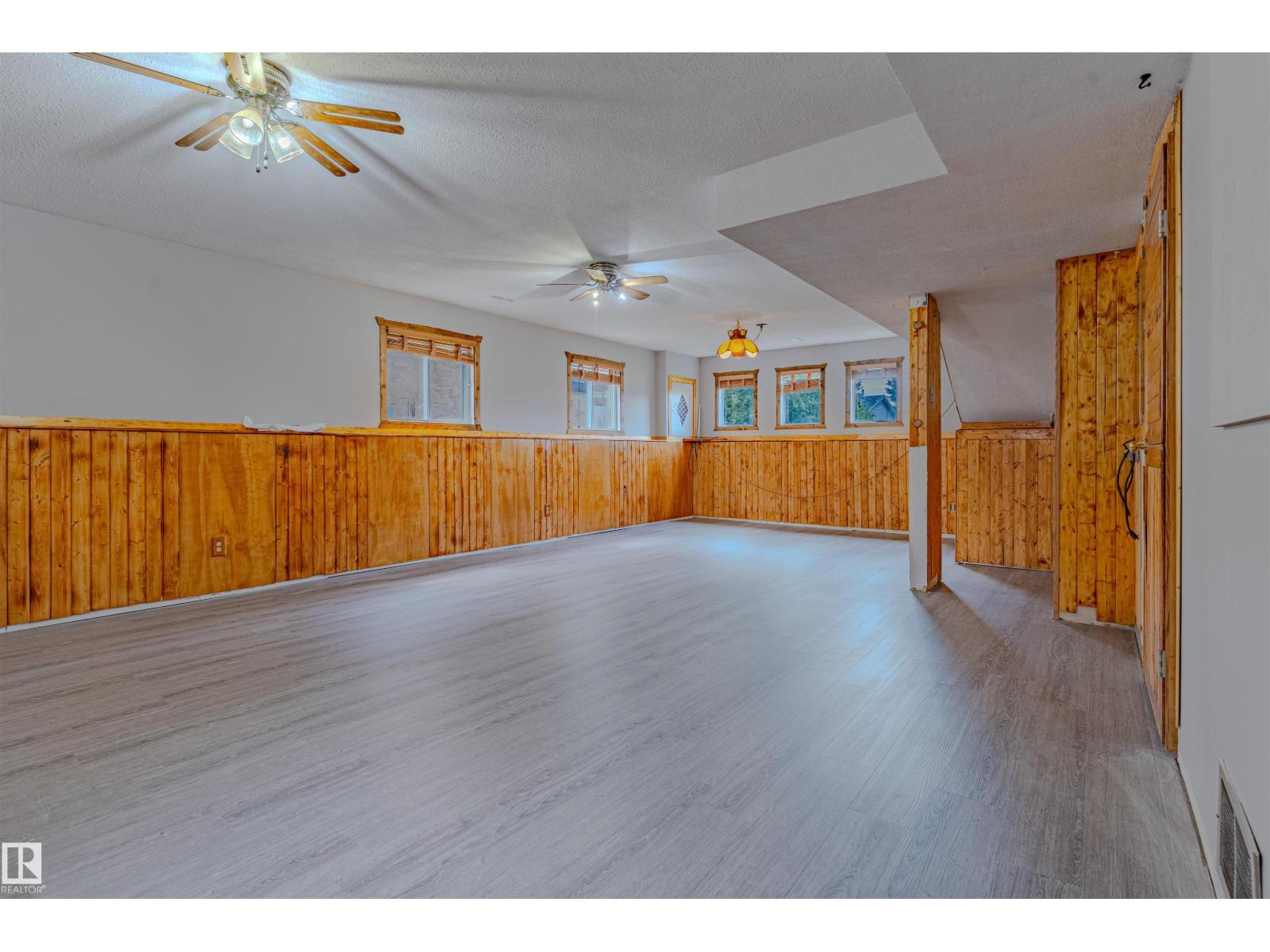 1353 39 St Nw, Edmonton, Alberta  T6L 2M6 - Photo 13 - E4464946