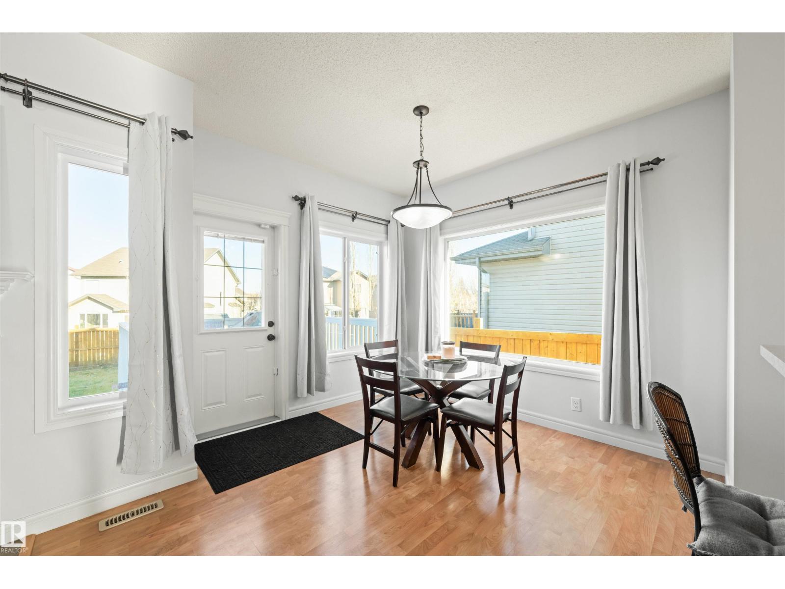 11412 14 Av Sw, Edmonton, Alberta  T6W 0J6 - Photo 3 - E4464947