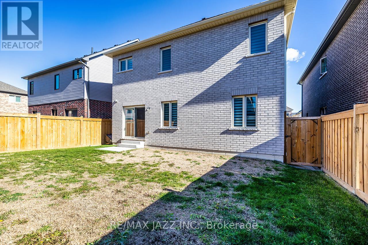 10 Thomas Bird Street, Clarington, Ontario L1C 7C9 - Photo 44 - E12515780