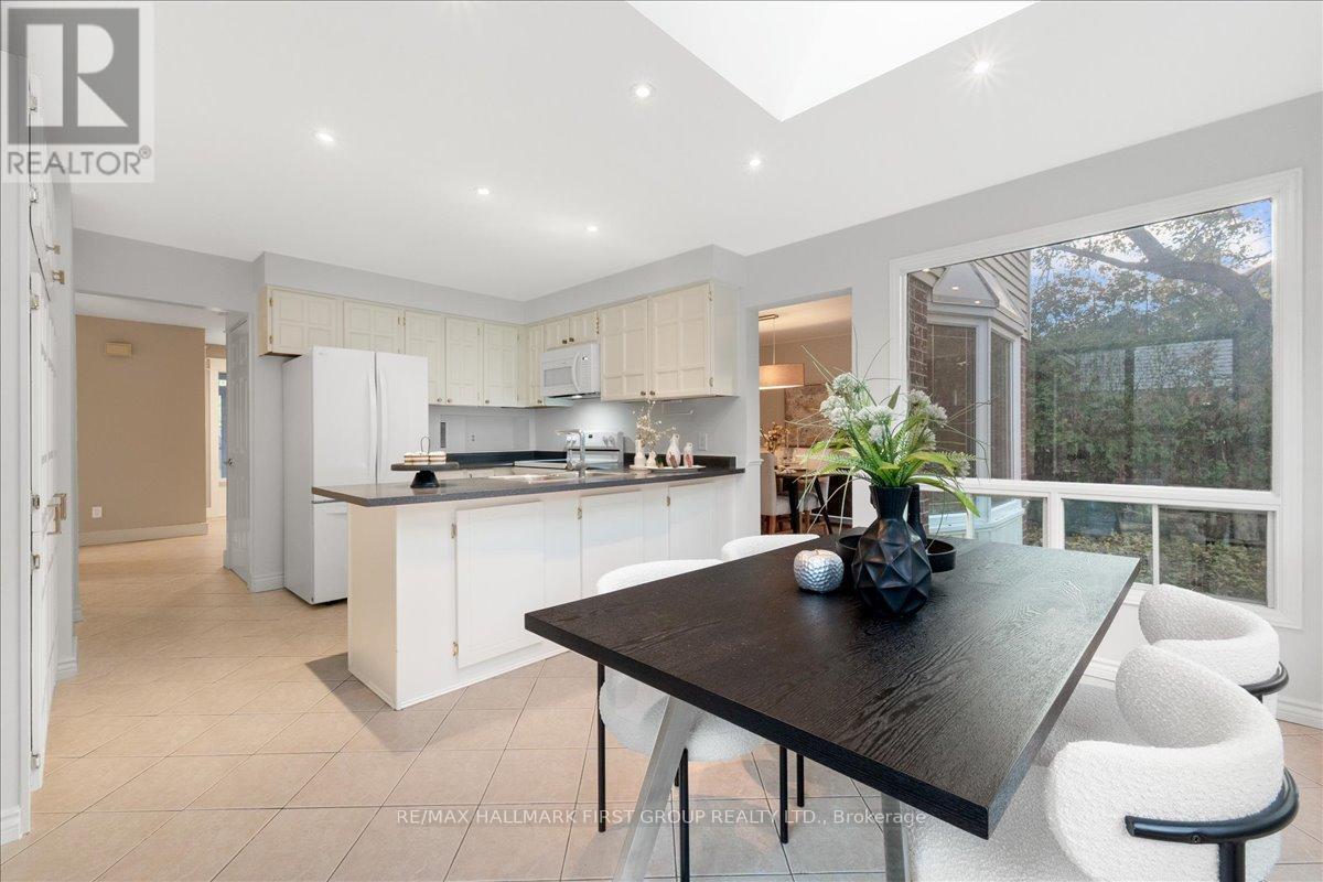 1239 Fieldstone Circle, Pickering, Ontario  L1X 1B9 - Photo 12 - E12512784