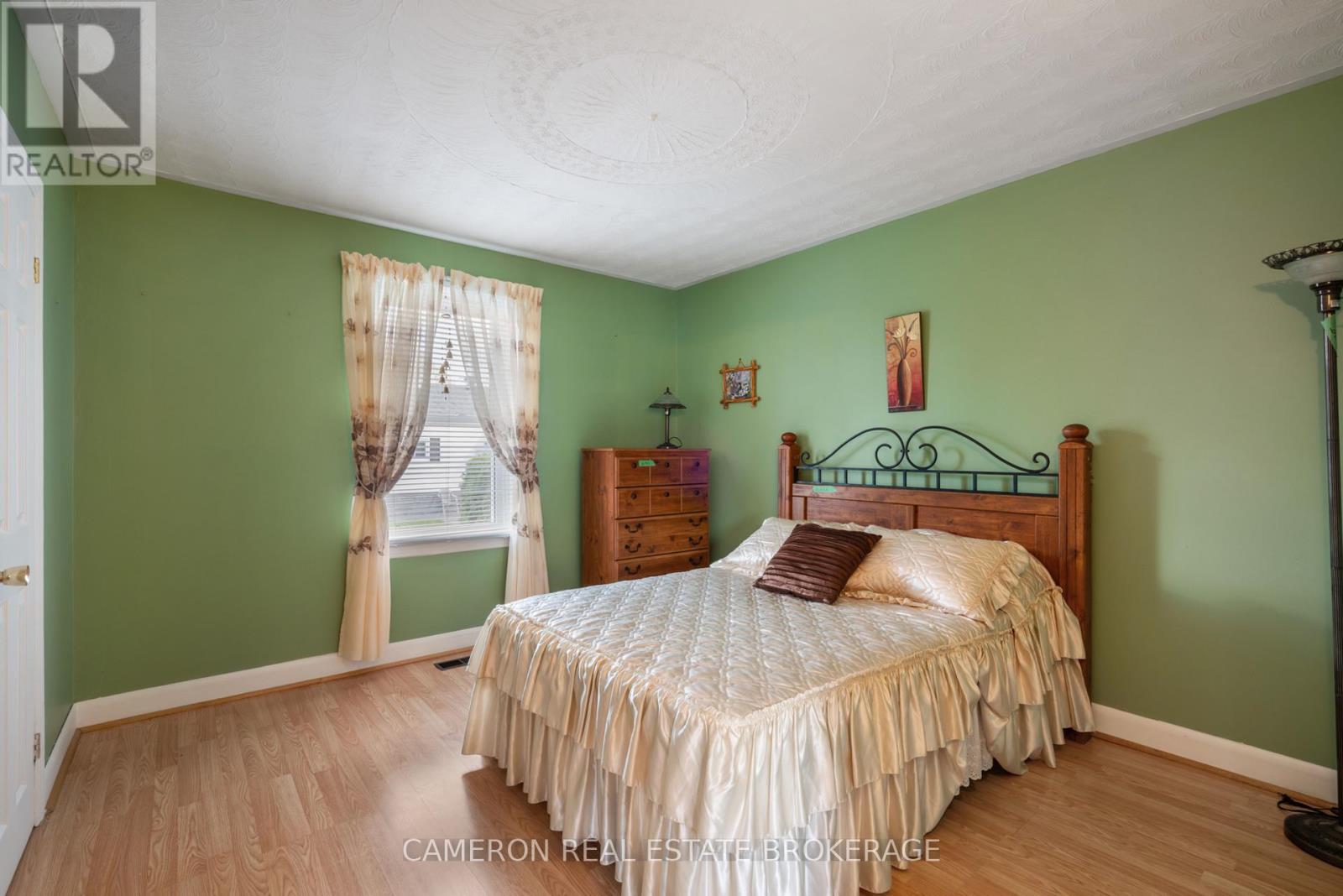 262 Sunnyside Avenue, Cornwall, Ontario  K6H 3E4 - Photo 11 - X12518304