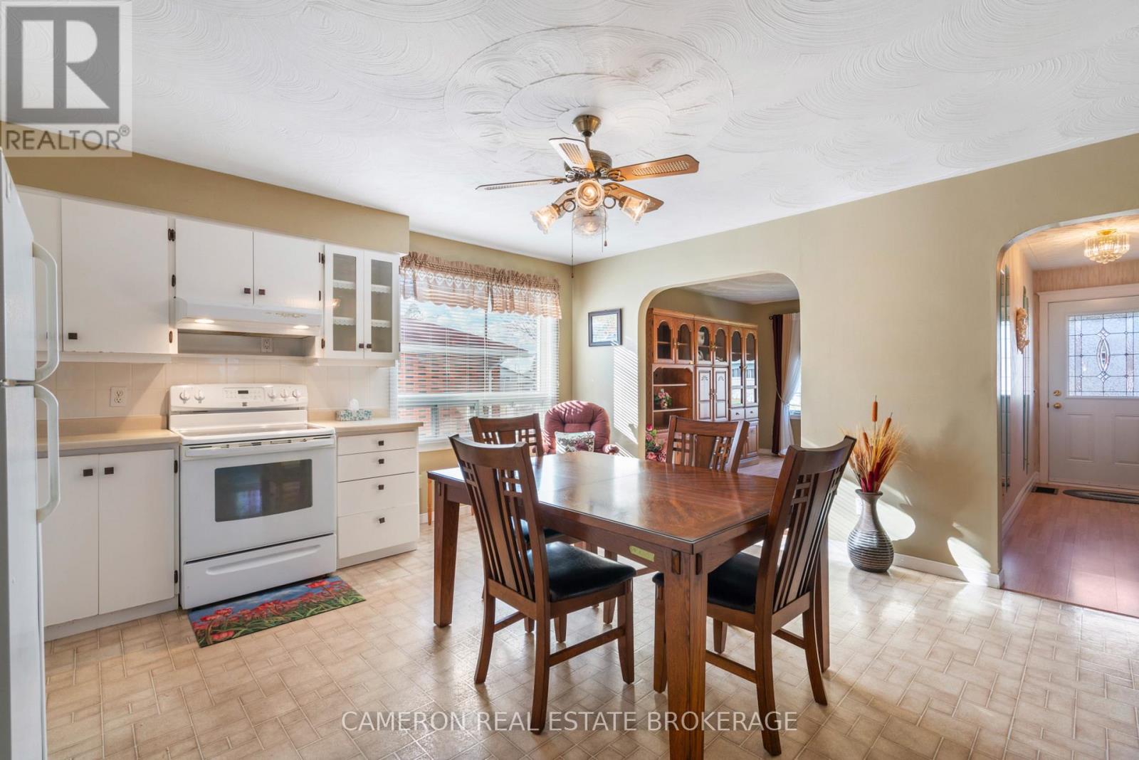 262 Sunnyside Avenue, Cornwall, Ontario  K6H 3E4 - Photo 9 - X12518304