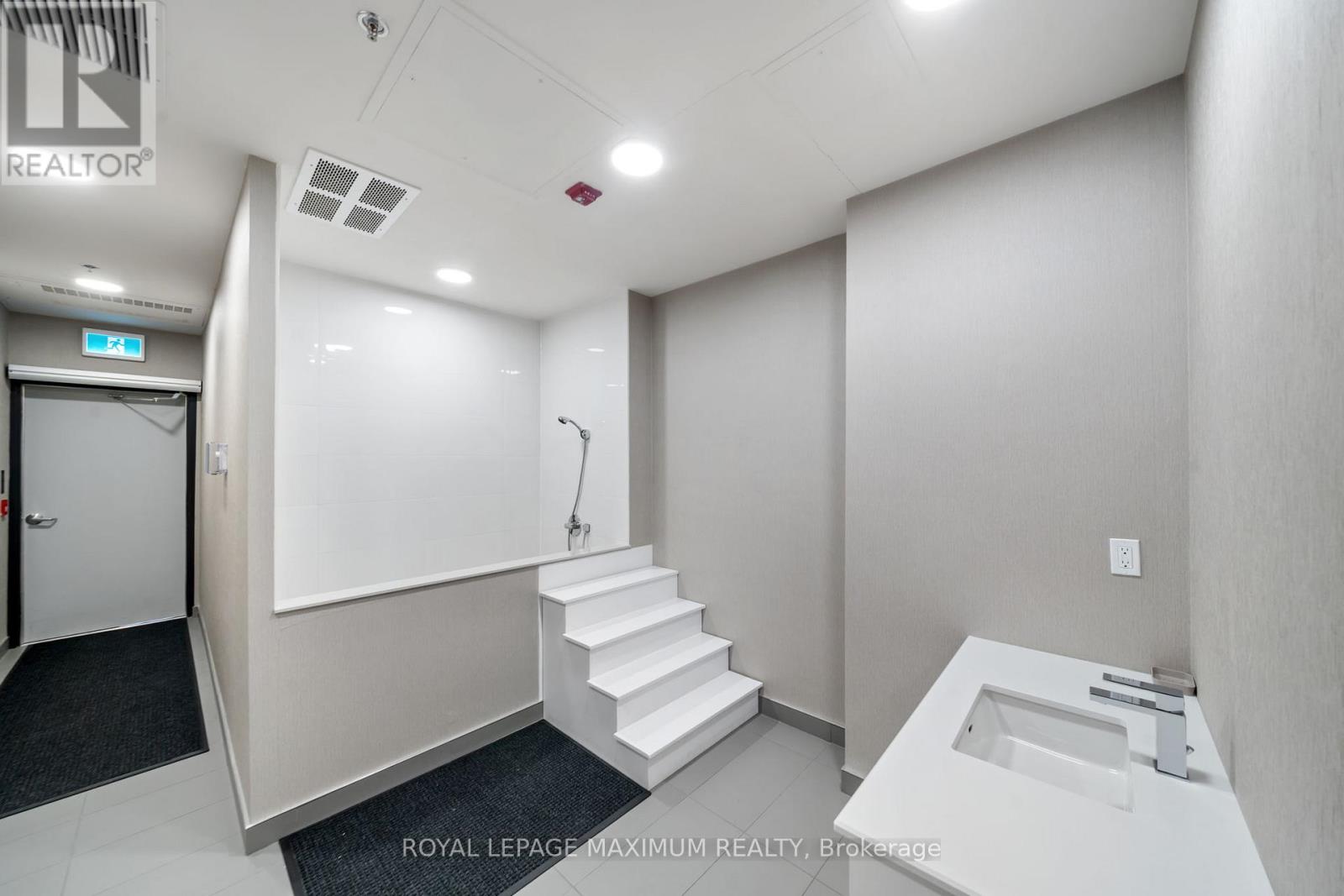 106 - 50 Ann Street, Caledon, Ontario  L7E 4M3 - Photo 43 - W12517580