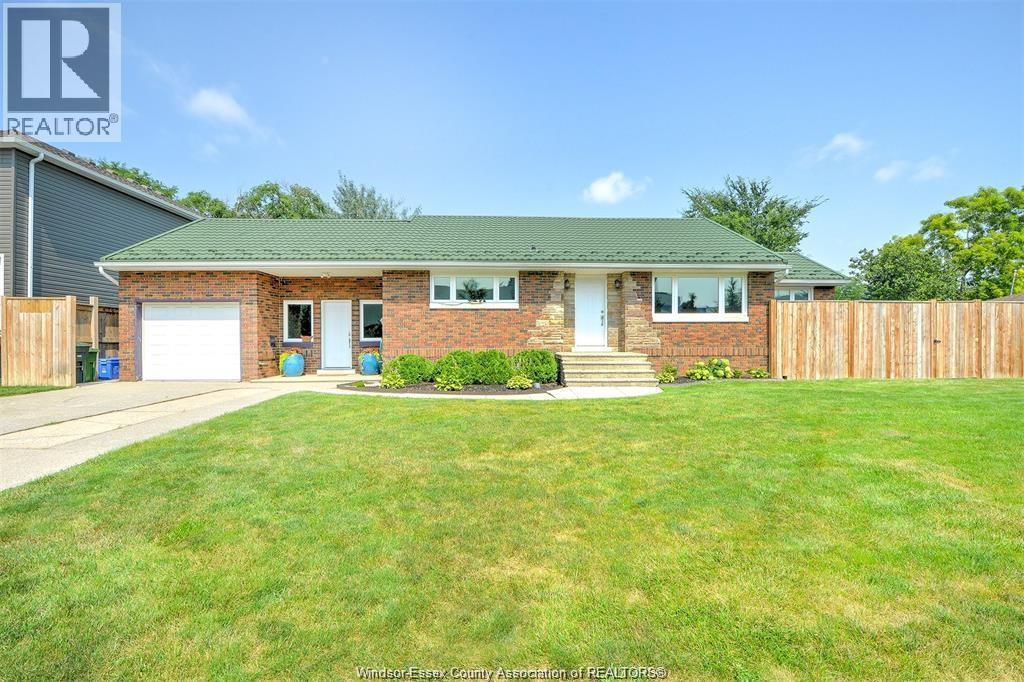 2512 CADILLAC, windsor, Ontario