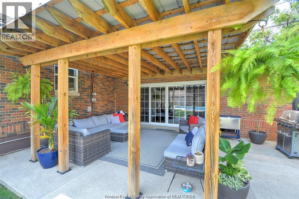 2512 Cadillac, Windsor, Ontario N8W 3Y6 - Photo 9 - 25028245
