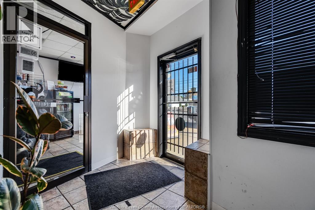 4756 Tecumseh Road, Windsor, Ontario N8T 1B7 - Photo 14 - 25028189