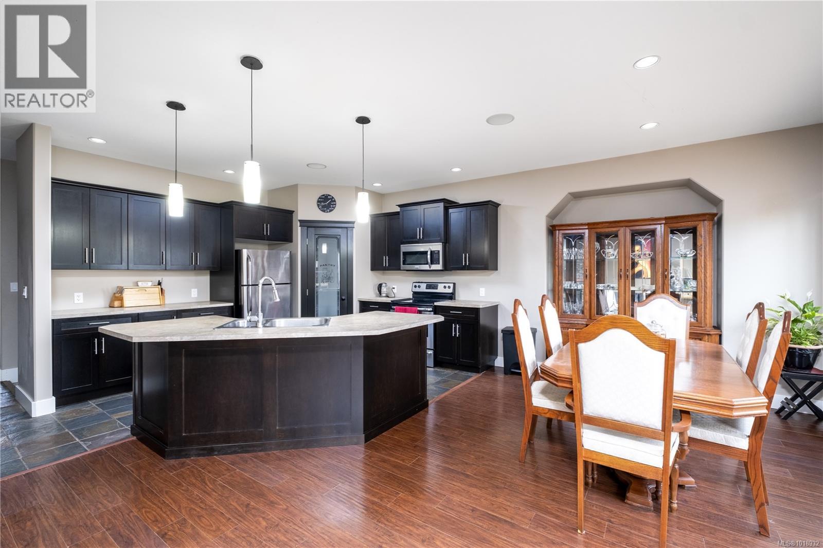 2644 Kendal Ave, Cumberland, British Columbia V0R 1S0 - Photo 9 - 1018932