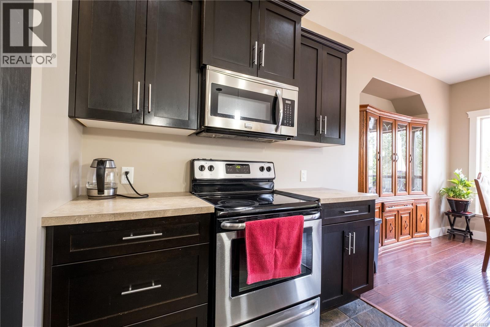 2644 Kendal Ave, Cumberland, British Columbia V0R 1S0 - Photo 8 - 1018932