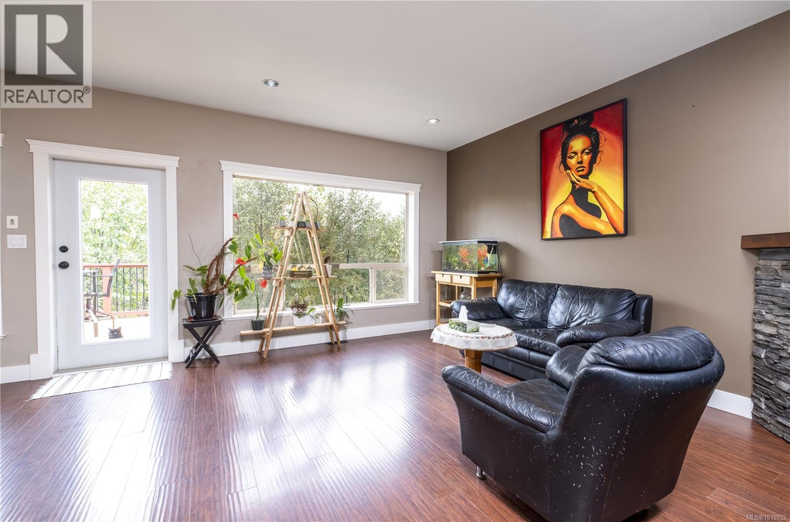 2644 Kendal Ave, Cumberland, British Columbia V0R 1S0 - Photo 4 - 1018932