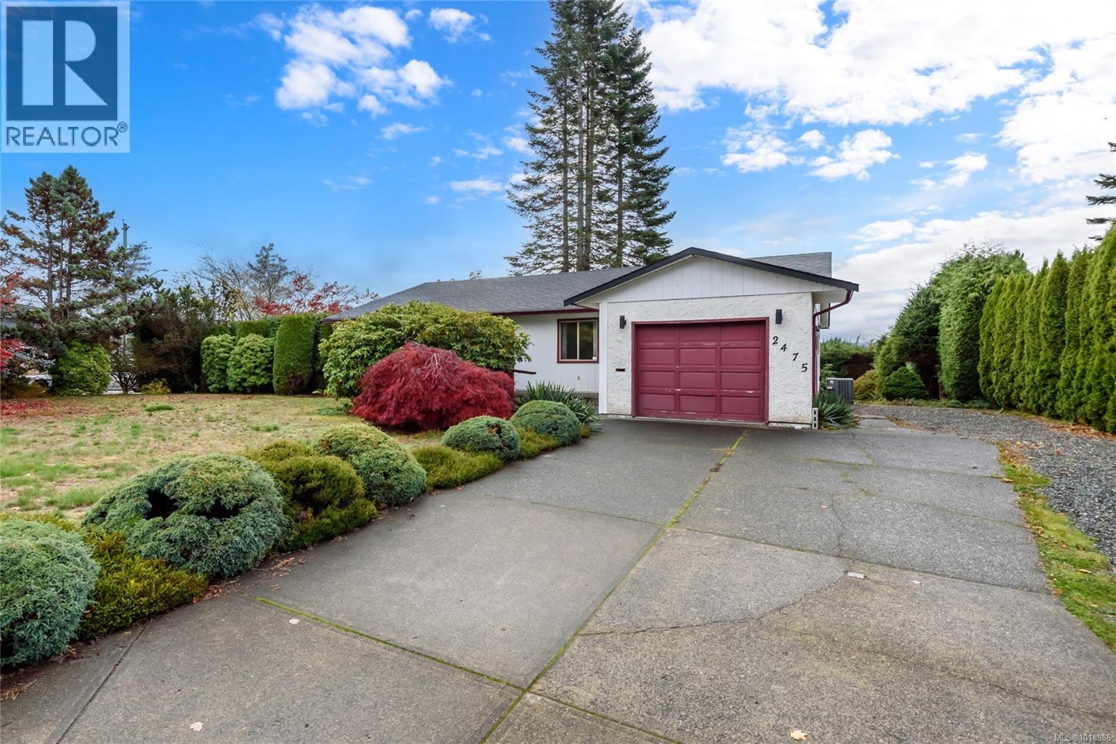 2475 Valley View Dr, Courtenay, British Columbia