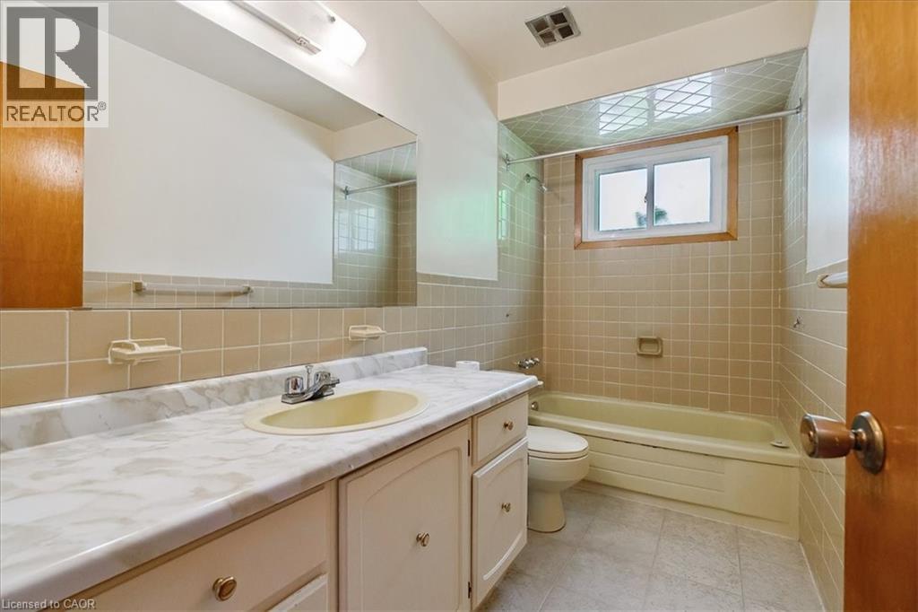 49 Head Street, Oakville, Ontario L6K 1L4 - Photo 12 - 40776980