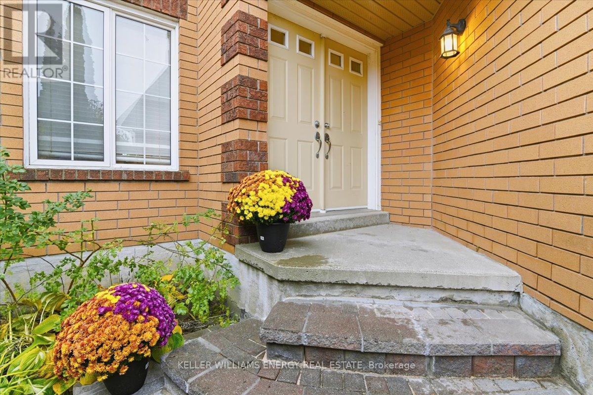 96 John Walter Crescent, Clarington, Ontario L1E 2W8 - Photo 4 - E12518672