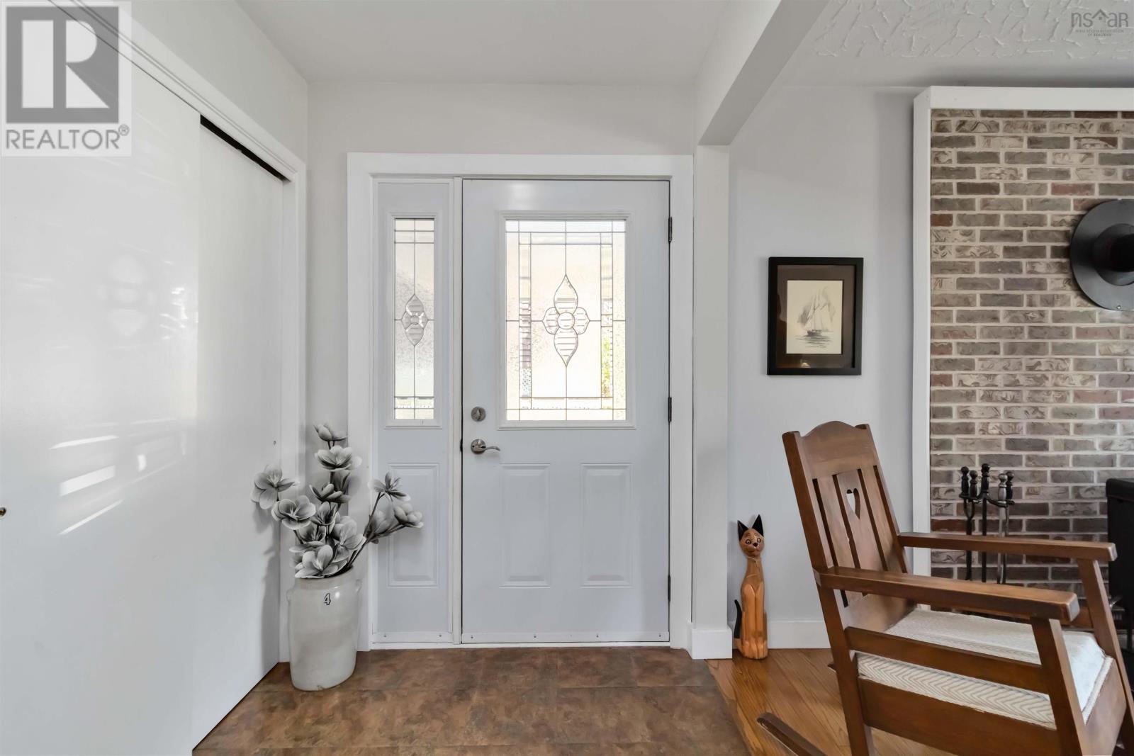 Property at 10 Oakburn Court image 5