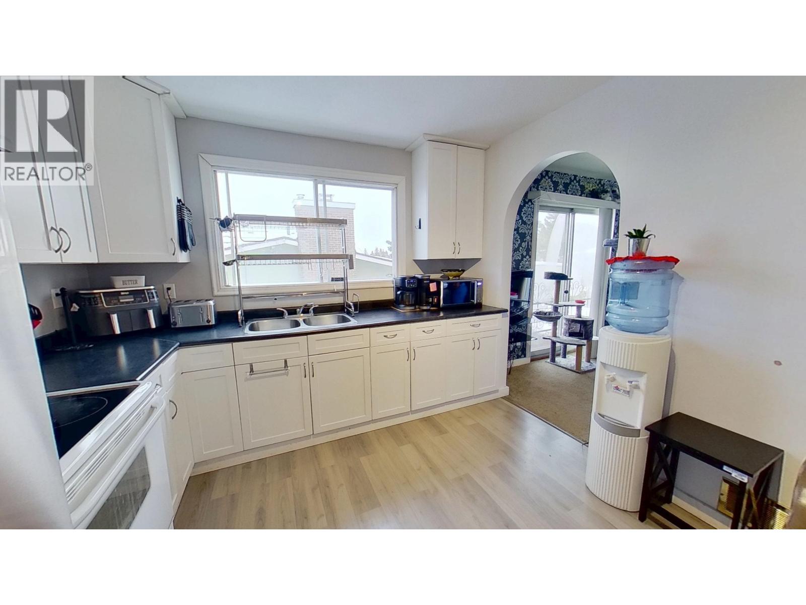 8232 98 Avenue, Fort St. John, British Columbia  V1J 1P5 - Photo 8 - R3065463