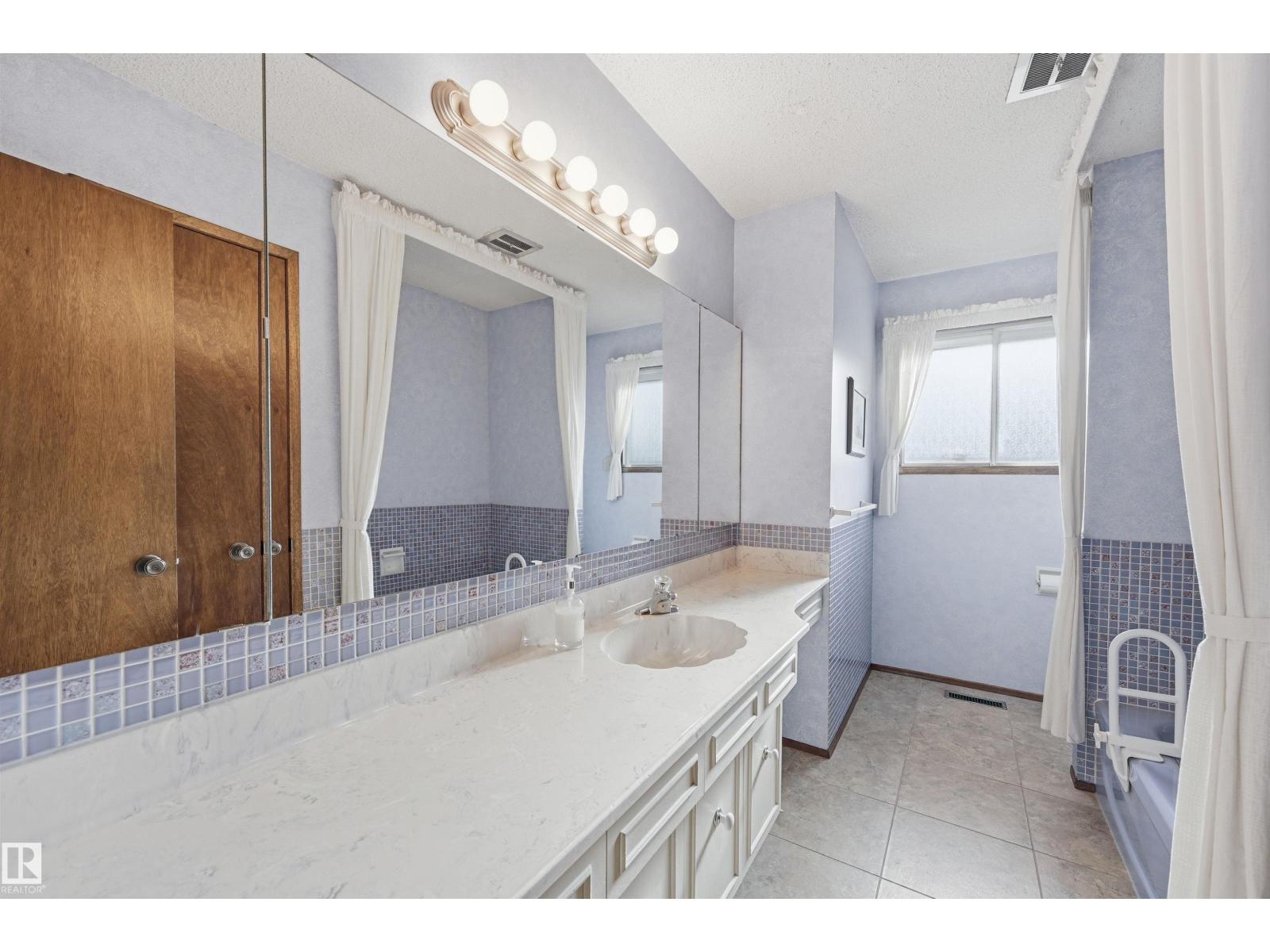 4231 86 St Nw, Edmonton, Alberta  T6K 1C5 - Photo 21 - E4464940