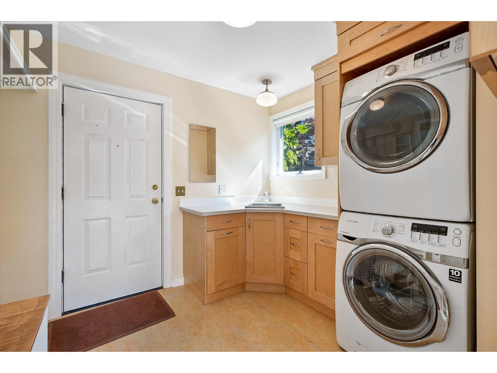 439 Osprey Avenue, Kelowna, British Columbia  V1Y 5A3 - Photo 34 - 10362428