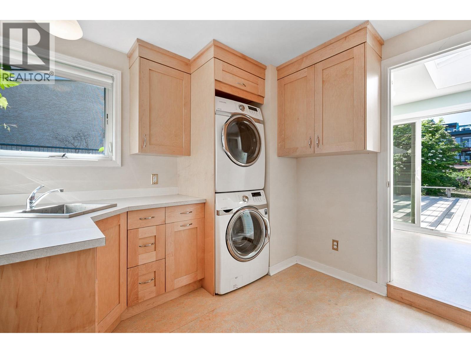 439 Osprey Avenue, Kelowna, British Columbia  V1Y 5A3 - Photo 35 - 10362428