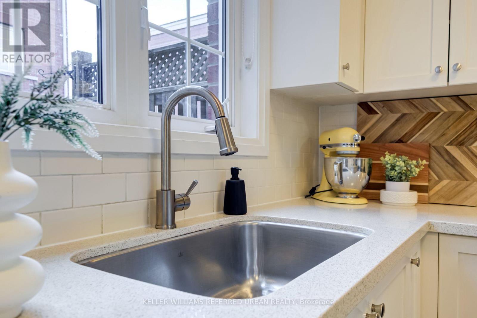 68 Raffeix Lane, Toronto, Ontario M5A 3P1 - Photo 13 - C12518288