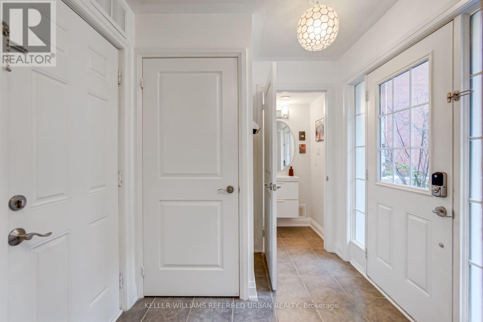 68 Raffeix Lane, Toronto, Ontario M5A 3P1 - Photo 4 - C12518288