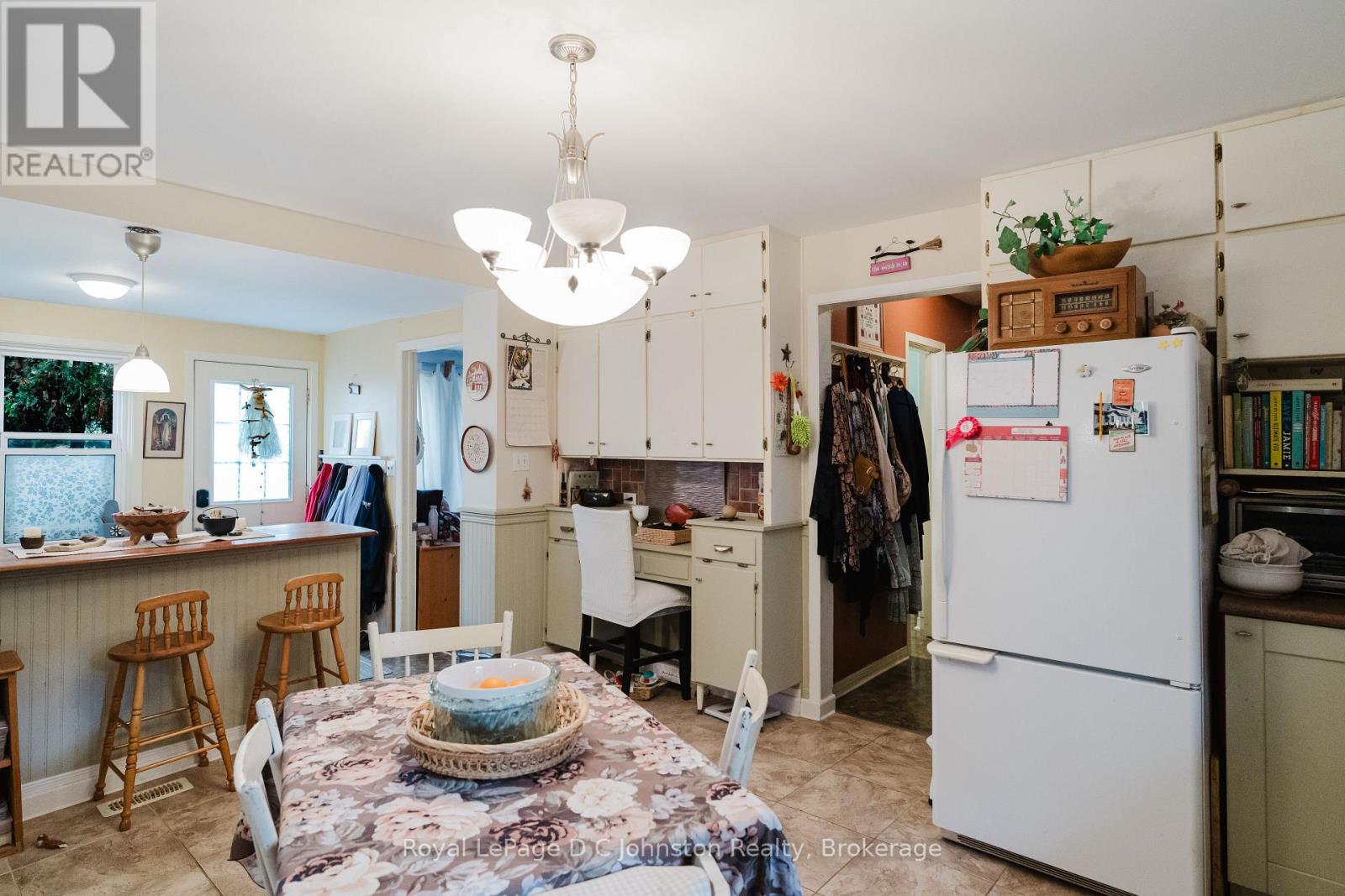 643 Elgin Street, Saugeen Shores, Ontario  N0H 2C0 - Photo 17 - X12518346