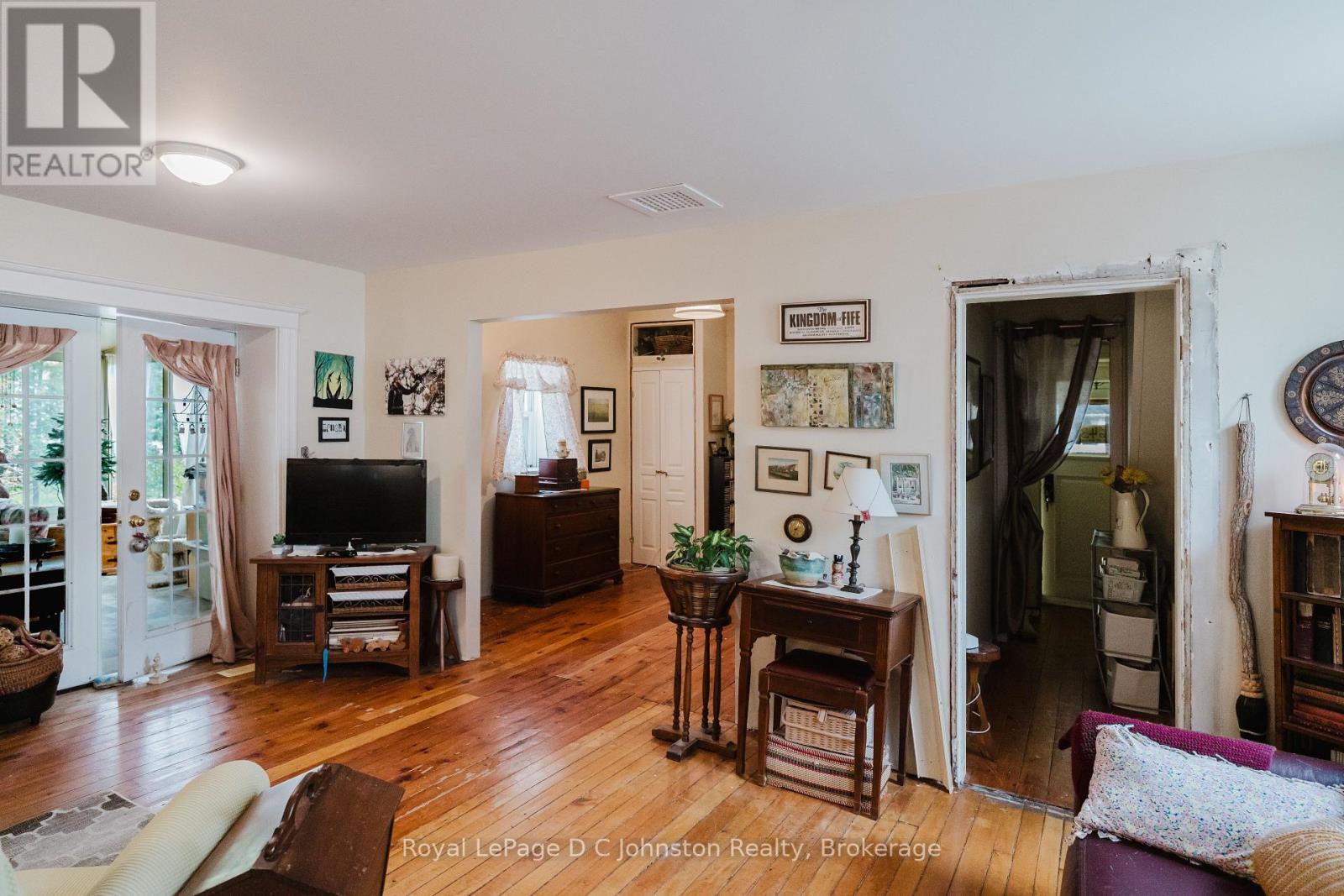 643 Elgin Street, Saugeen Shores, Ontario  N0H 2C0 - Photo 19 - X12518346