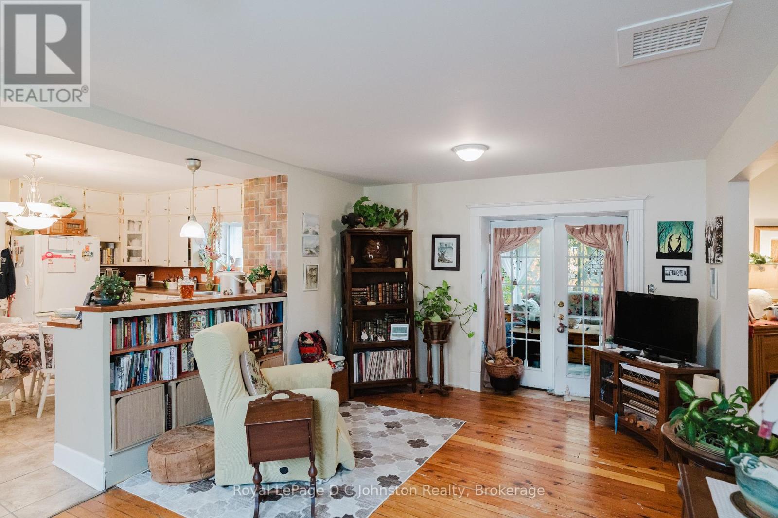 643 Elgin Street, Saugeen Shores, Ontario  N0H 2C0 - Photo 21 - X12518346