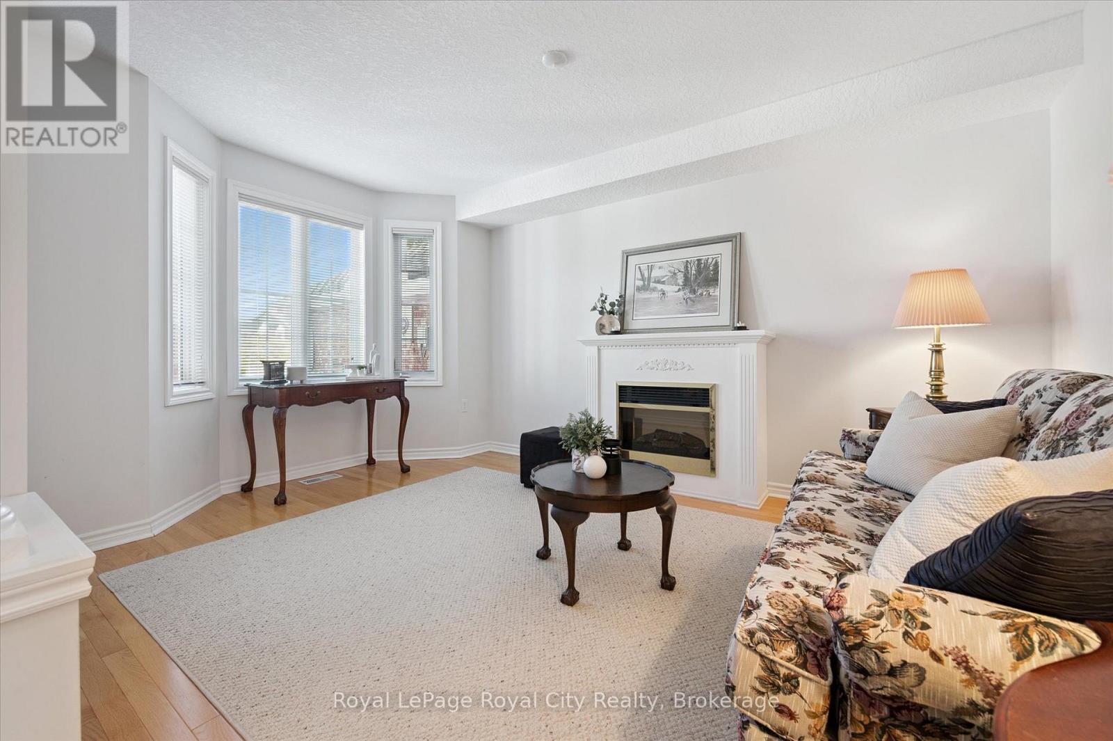 17 Terraview Crescent, Guelph, Ontario  N1G 5A7 - Photo 6 - X12518638