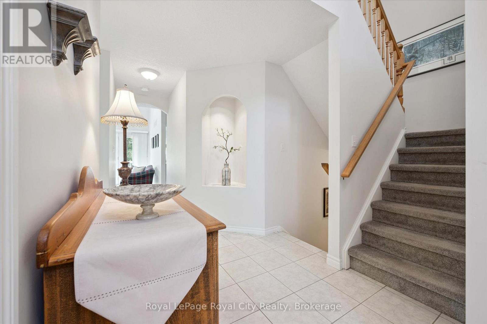 17 Terraview Crescent, Guelph, Ontario  N1G 5A7 - Photo 8 - X12518638