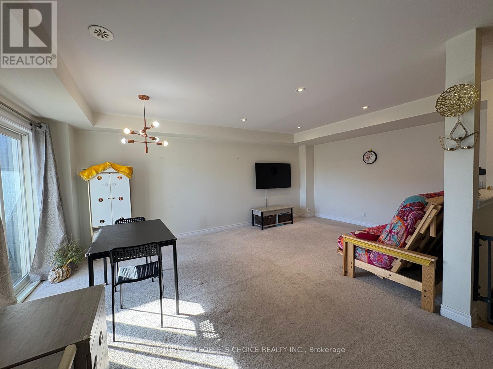 80 Nearco Crescent, Oshawa, Ontario  L1L 0J4 - Photo 2 - E12518286